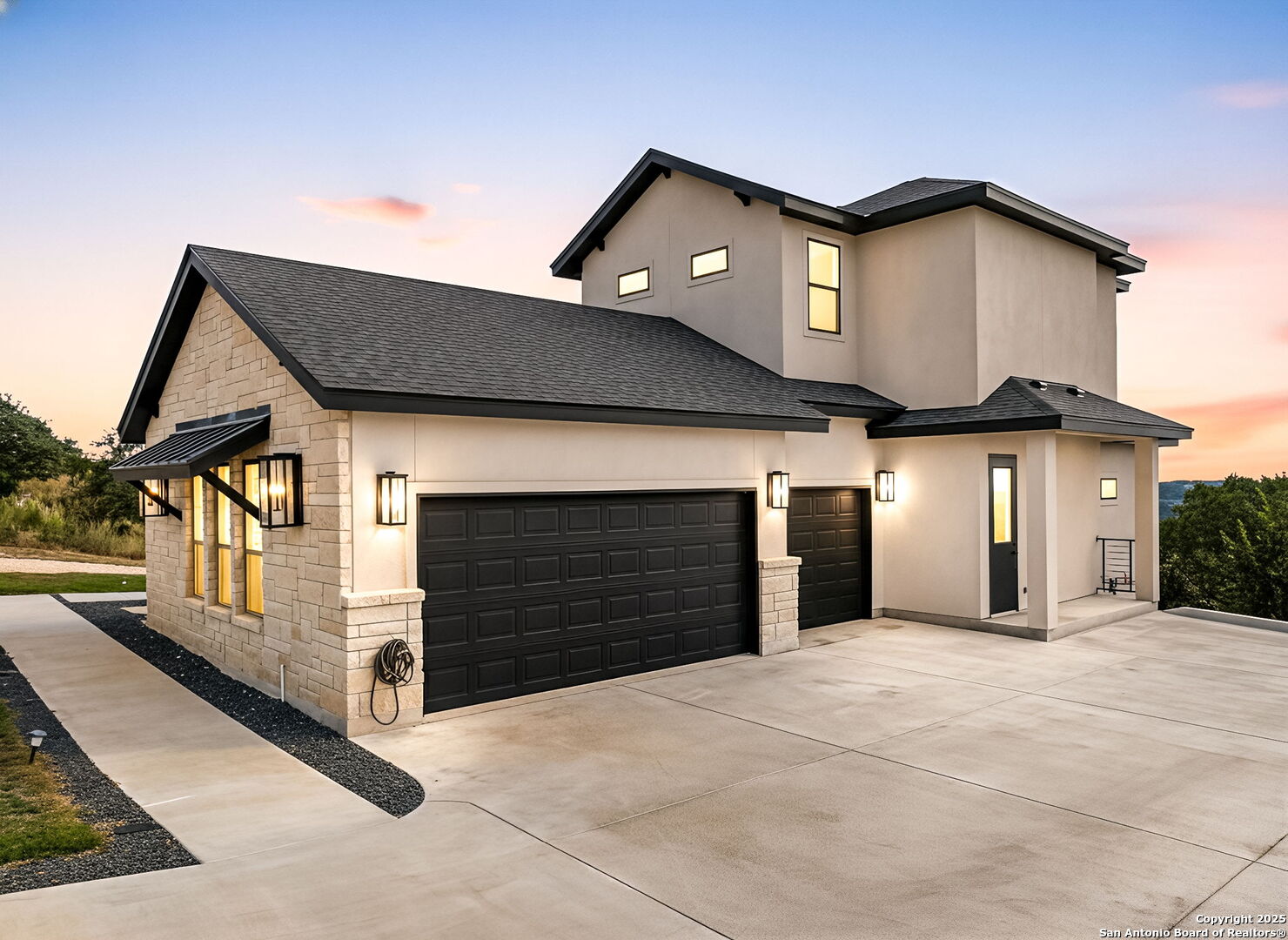 1848 Private Road 2771