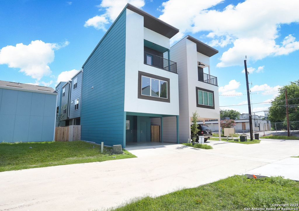 Photo of 310 W Evergreen St #115, San Antonio, TX 78212 (MLS # 1932102)