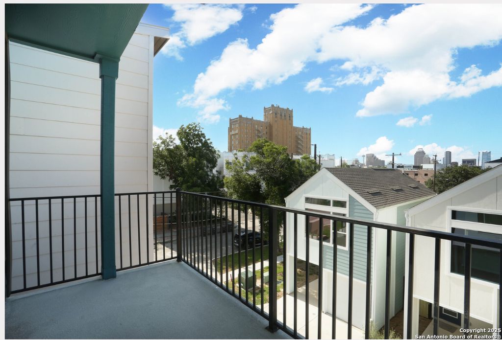 Photo of 310 W Evergreen St #115, San Antonio, TX 78212 (MLS # 1932102)