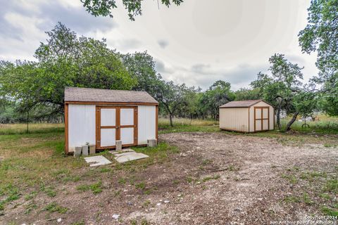 A home in Blanco