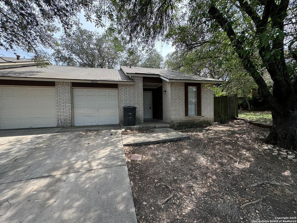 Photo of 8932 Hambledon Dr, San Antonio, TX 78250 (MLS # 1918970)