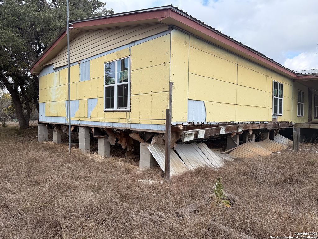 Photo of 473 Mills, Pipe Creek, TX 78063 (MLS # 1930342)