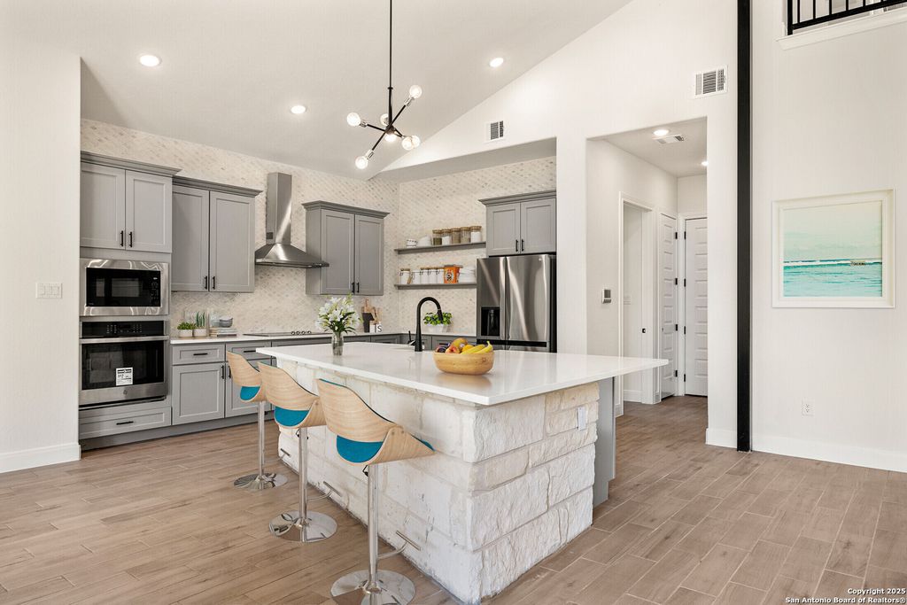 Photo of 515 Free Rein, Horseshoe Bay, TX 78657 (MLS # 1842150)