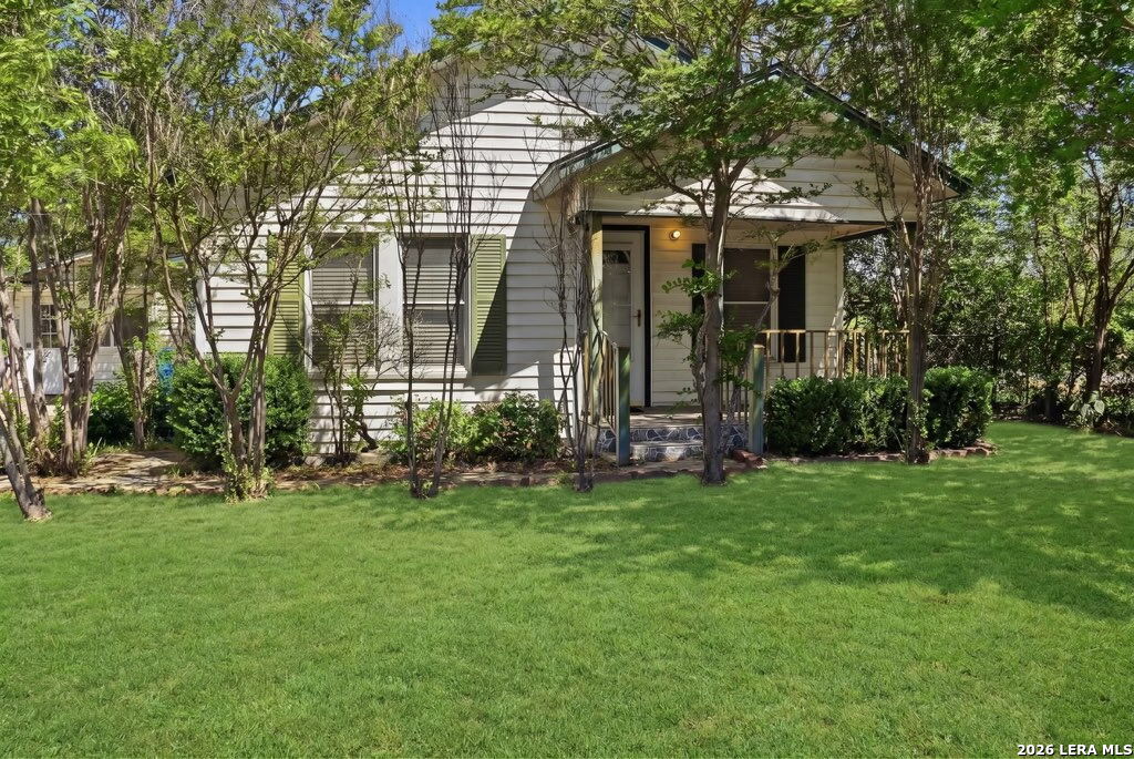 Photo 1 of 36 — 1117 Standish, Floresville, TX 78114