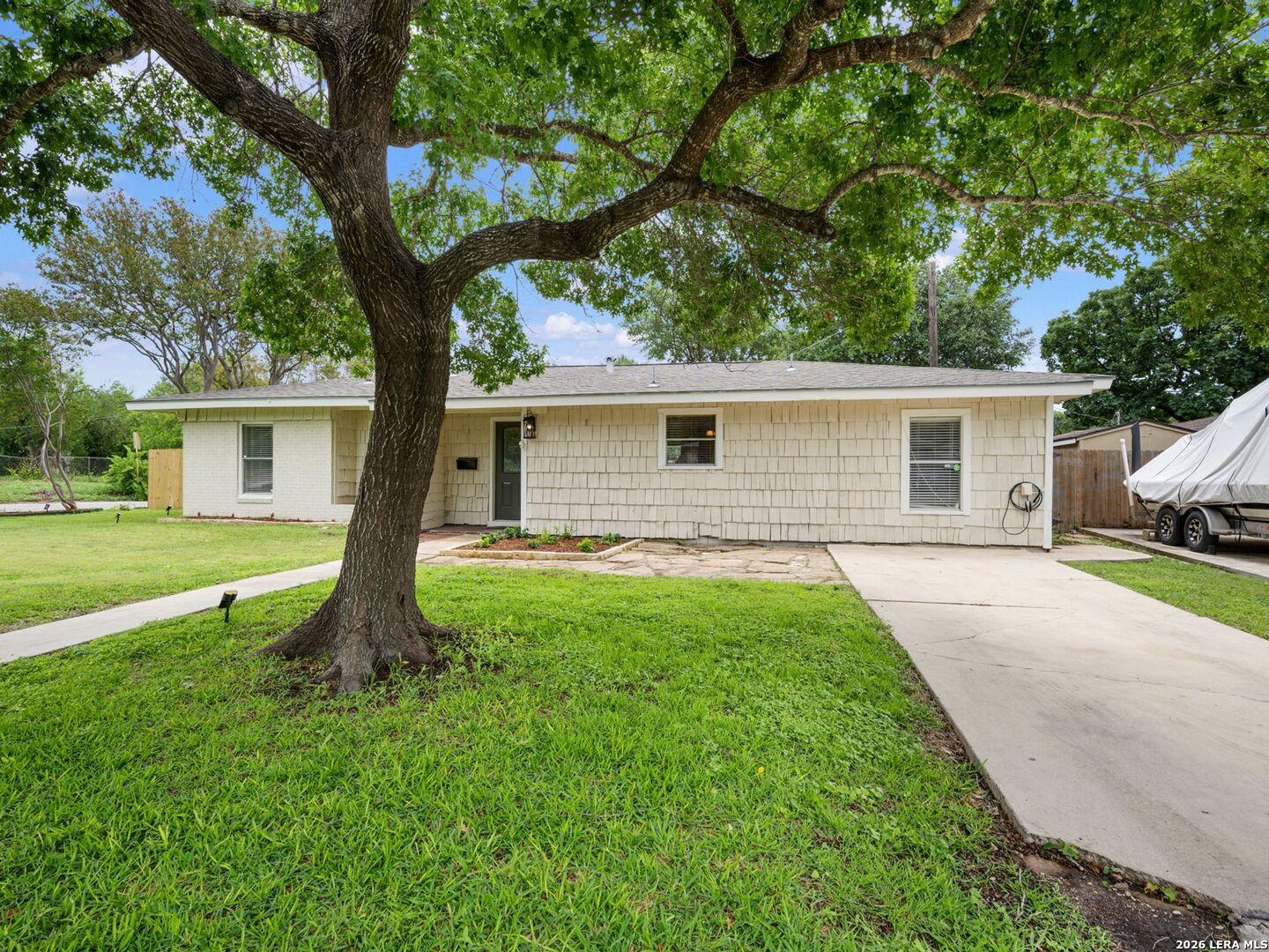 542 BRIGHTWOOD PL