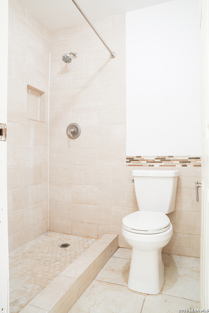 11610 VANCE JACKSON 987