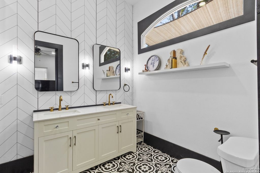 Photo of 318 Belmont, San Antonio, TX 78202 (MLS # 1896934)