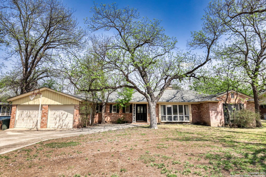 Photo of 728 N Getty St., Uvalde, TX 78801 (MLS # 1882923)