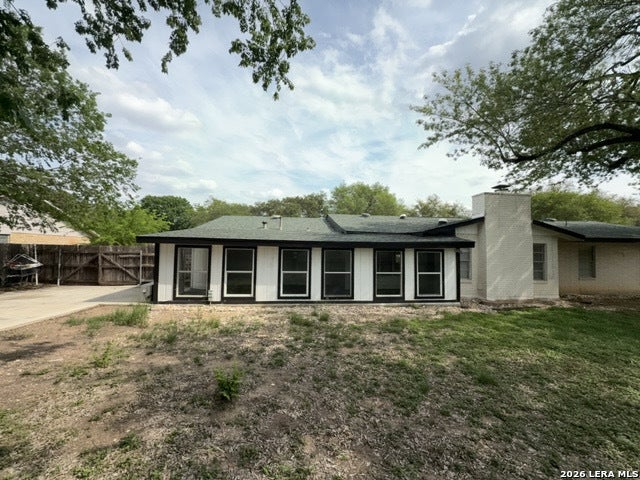 202 SHALIMAR DR