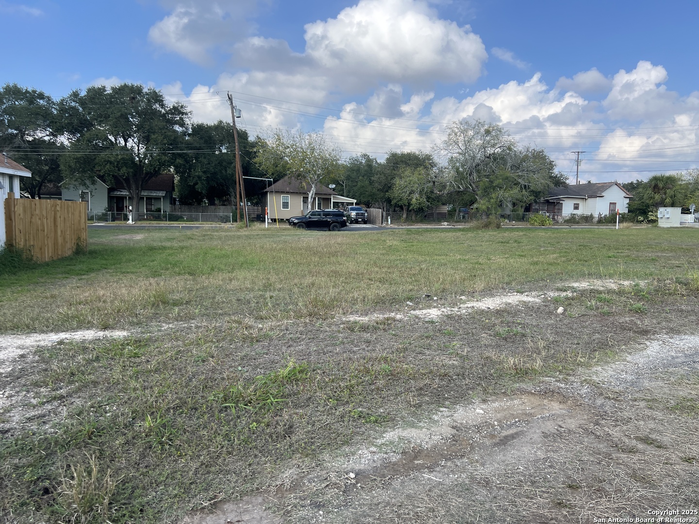 Search 307 W Huntington