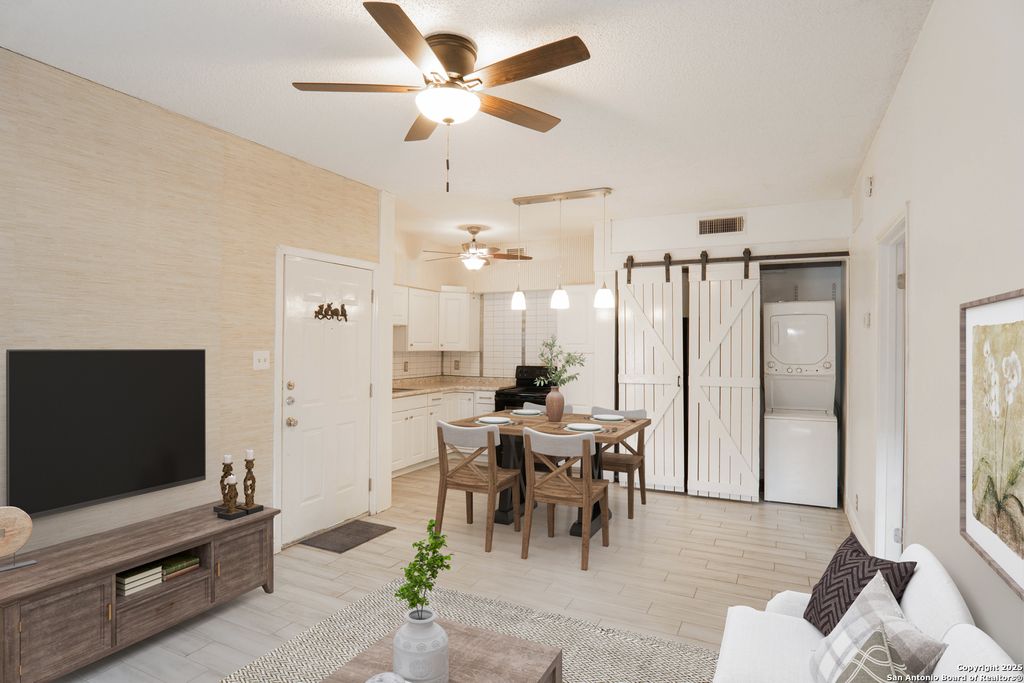 Photo of 8655 Datapoint Dr 203B #203B, San Antonio, TX 78229 (MLS # 1867221)