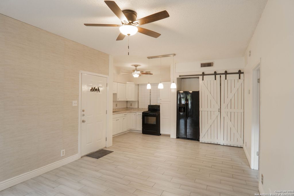 Photo of 8655 Datapoint Dr 203B #203B, San Antonio, TX 78229 (MLS # 1867221)