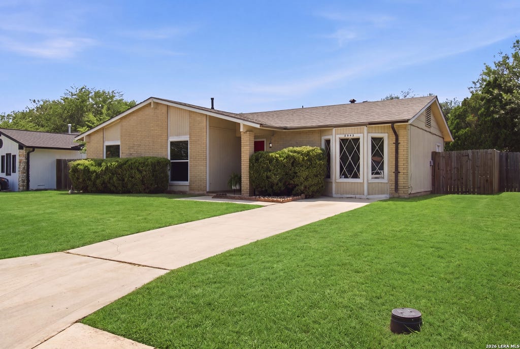 Photo of 5943 CLIFF VALLEY DR, San Antonio, TX 78250 (MLS # 2002878)