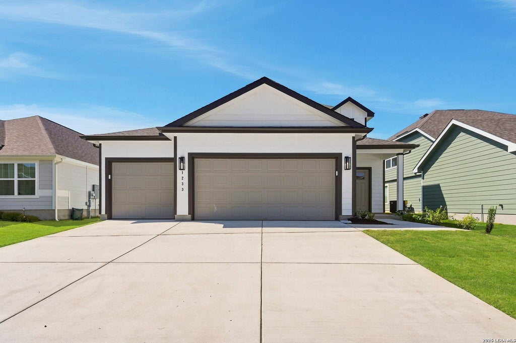 Photo of 1233 Sweden, Seguin, TX 78155 (MLS # 2013594)