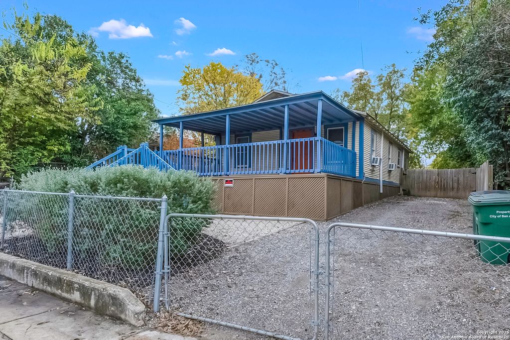 Photo of 114 Teresa, San Antonio, TX 78214 (MLS # 1913211)