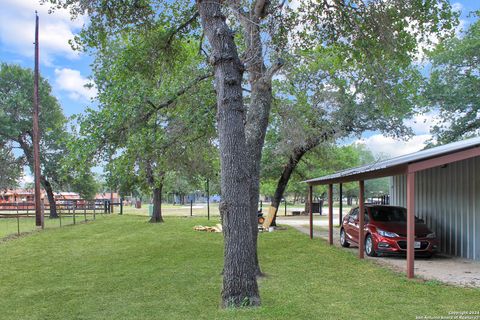 A home in Floresville