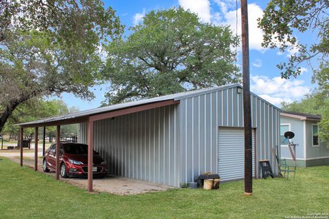 A home in Floresville