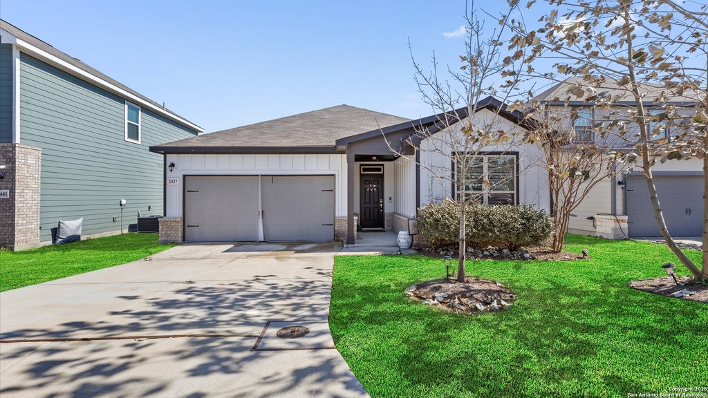 Photo of 2437 HIDDENBROOKE TRCE, Seguin, TX 78155 (MLS # 2024659)