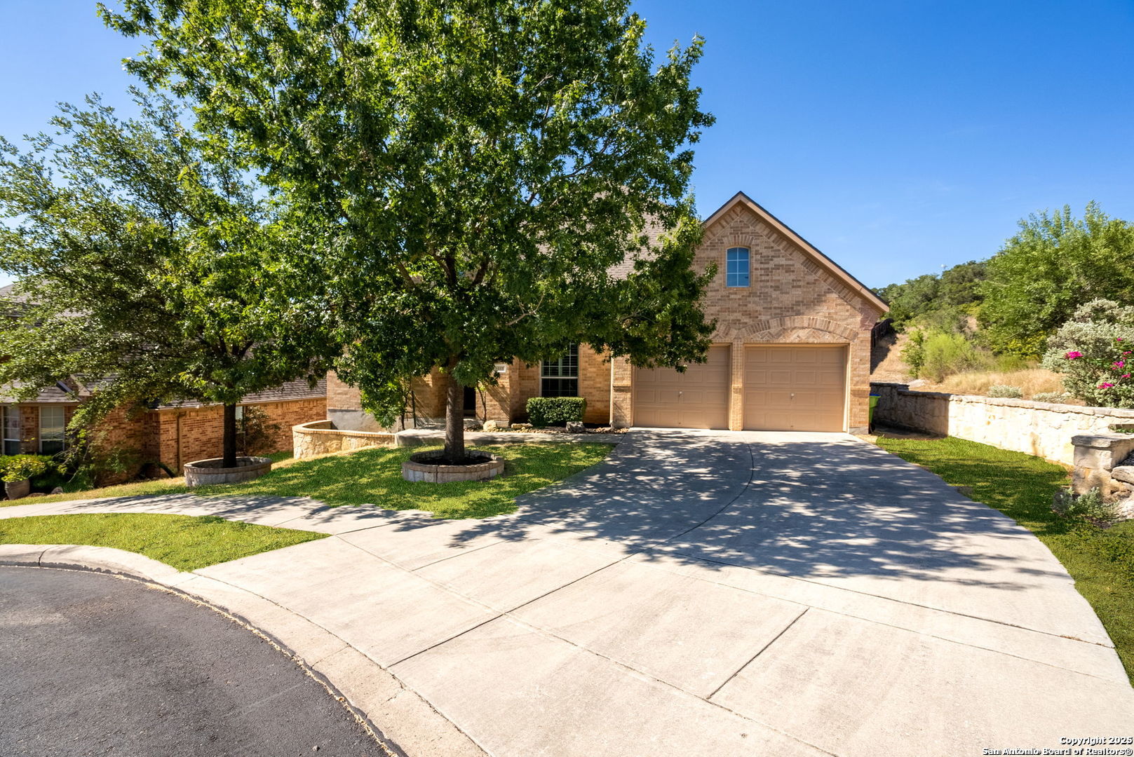 8603 Artesia Gap