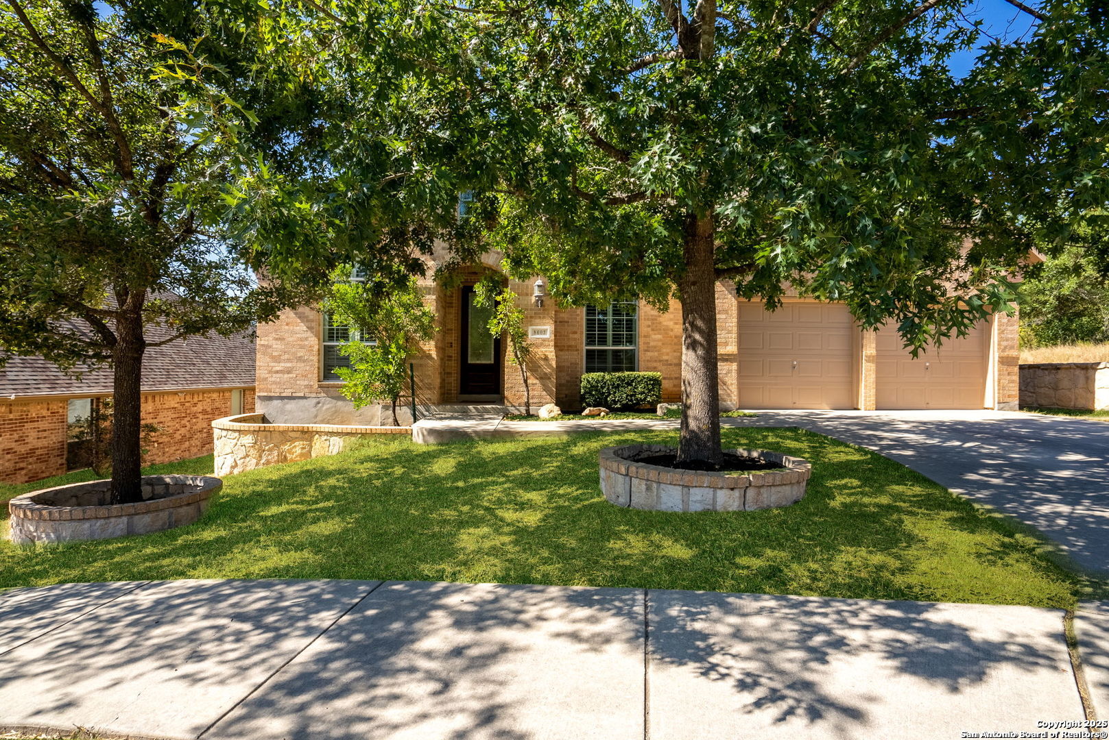 8603 Artesia Gap