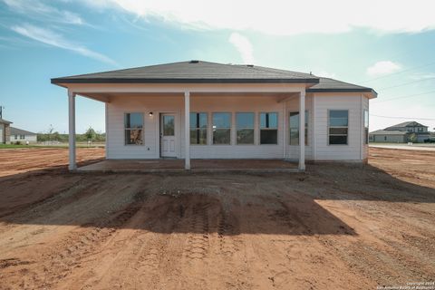 A home in Floresville