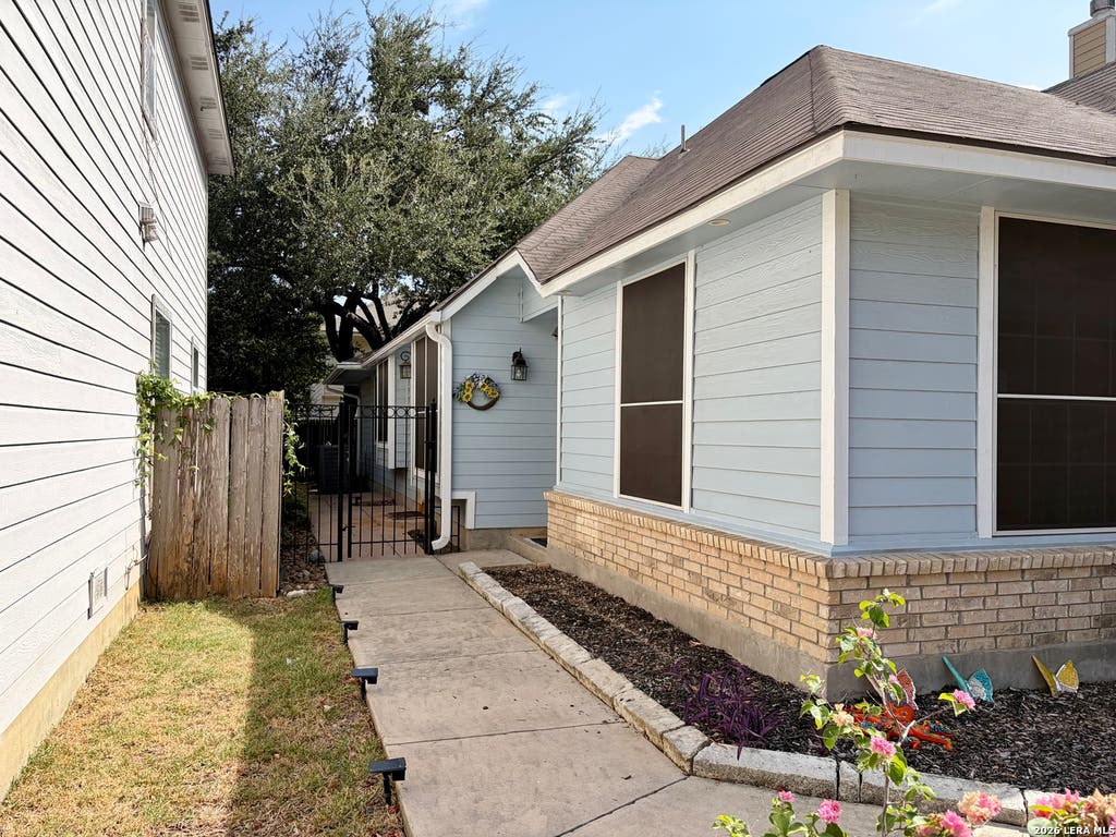 Photo of 18 Brieley, San Antonio, TX 78250 (MLS # 2008545)
