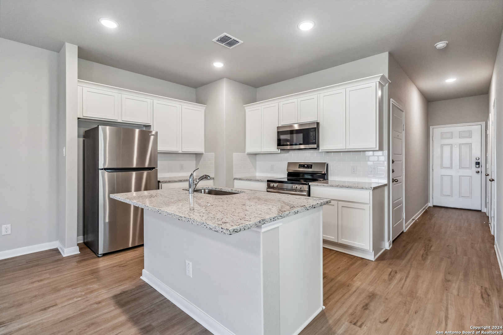 3920 Abbott Pass