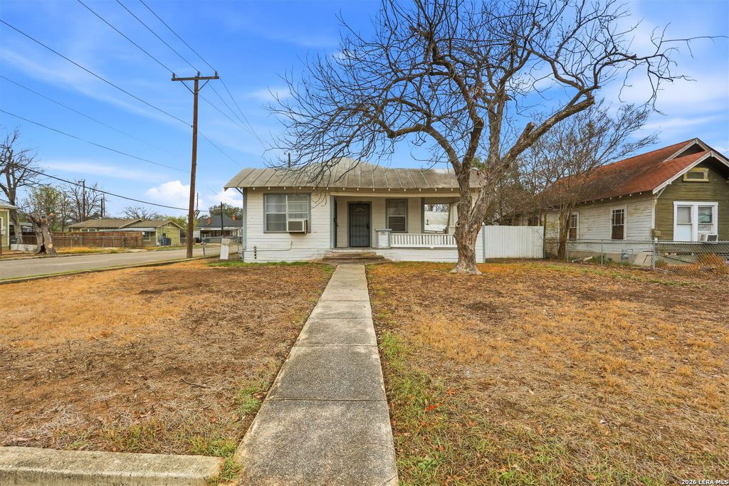 Photo of 751 Rivas, San Antonio, TX 78207 (MLS # 1948289)