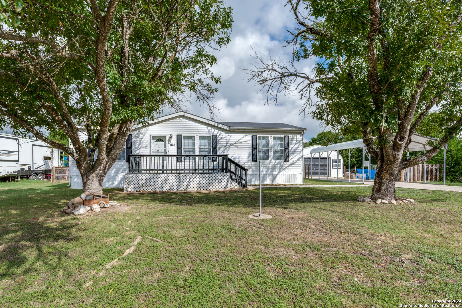 View Marion, TX 78124 house