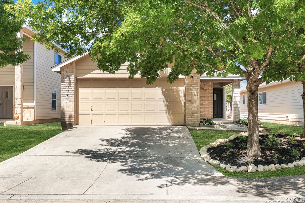 Photo of 12223 Autumn Cherry, San Antonio, TX 78254 (MLS # 1915717)