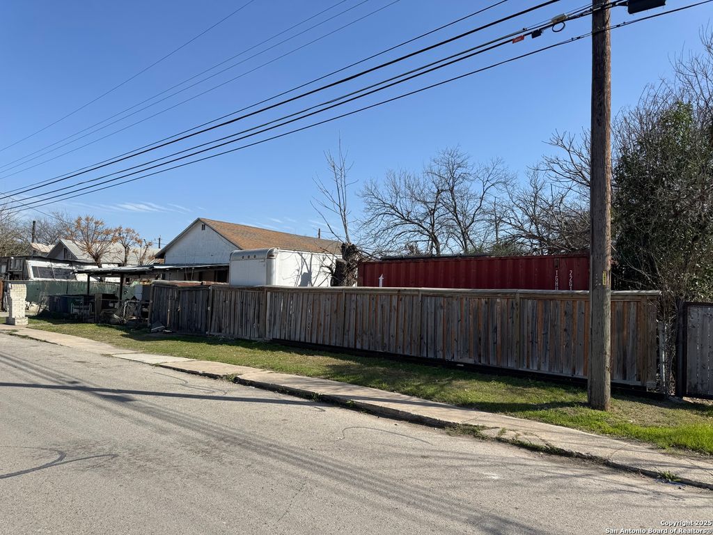 Photo of 1322 Sherman, San Antonio, TX 78202 (MLS # 1851571)