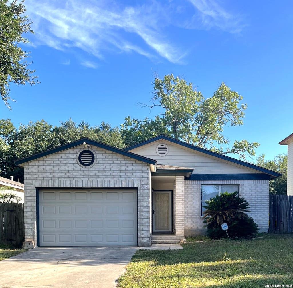 Photo of 7319 HUNTSMAN RUN DR, San Antonio, TX 78249 (MLS # 2010976)