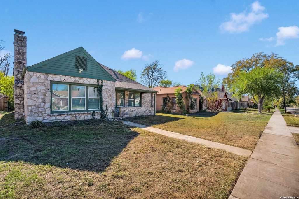 Photo of 438 Vanderbilt, San Antonio, TX 78210 (MLS # 1927328)