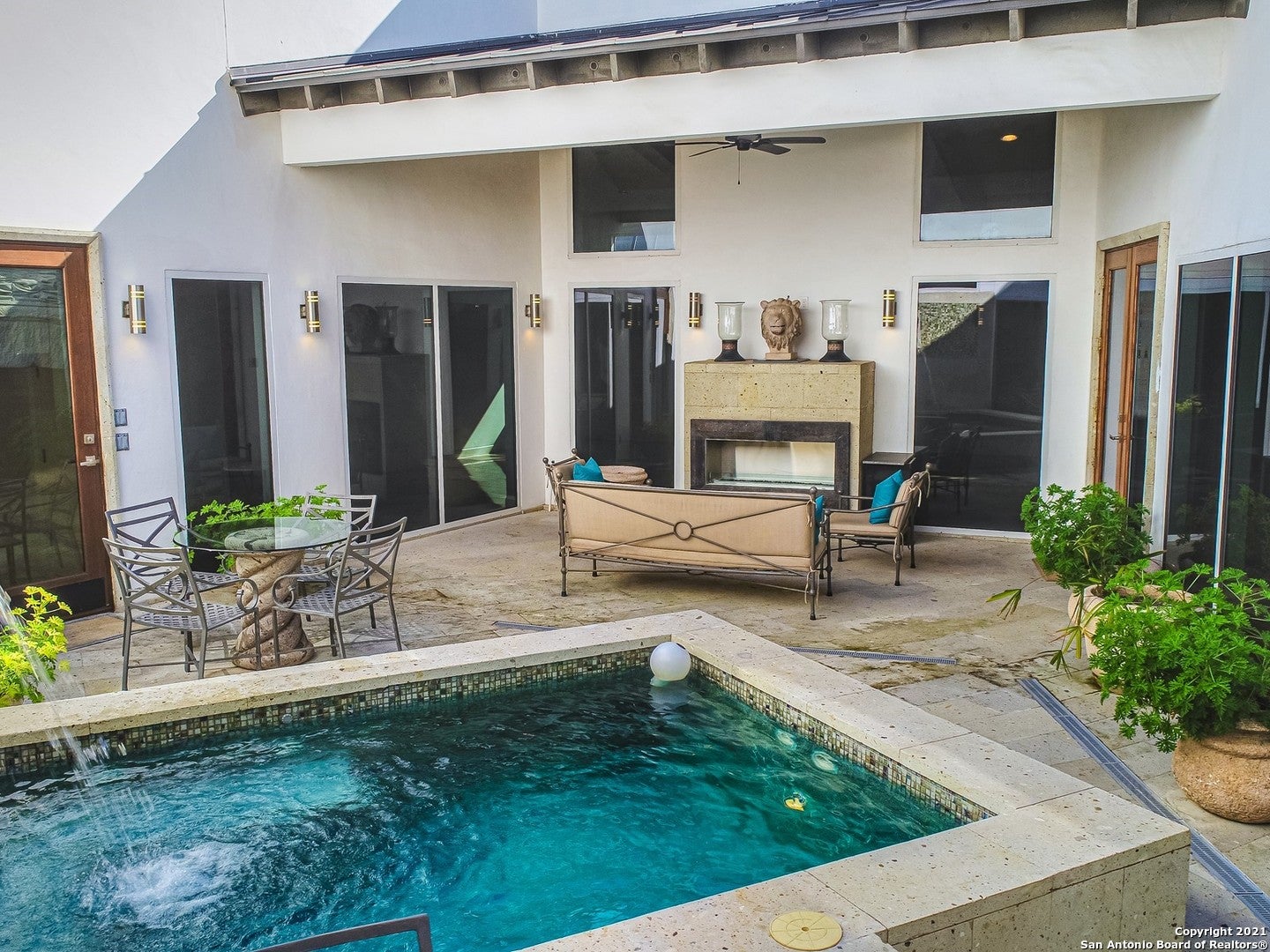 17 Aston Glen