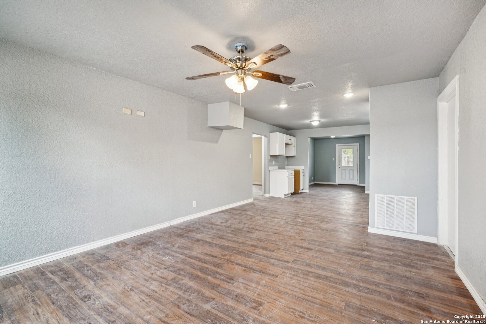 8819 Catalina Bay