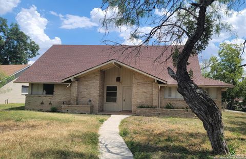 118 S gardenview Castle Hills TX 78213