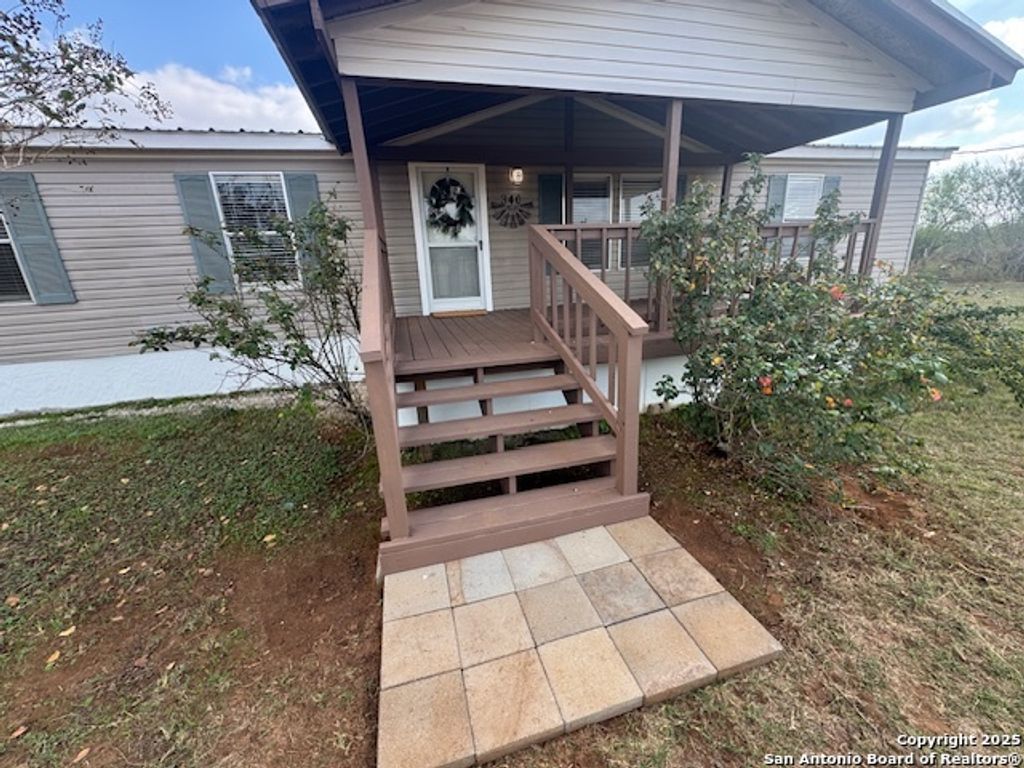 Photo of 340 Mourning Dove, Floresville, TX 78114 (MLS # 1924318)