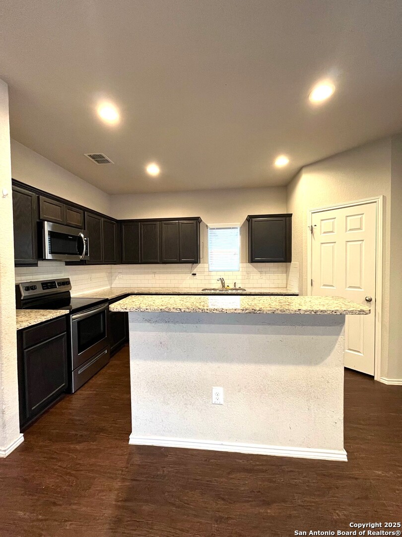 San Antonio, Texas 78223, United States, 3 Bedrooms Bedrooms, ,3 BathroomsBathrooms,Residential,Active,153495