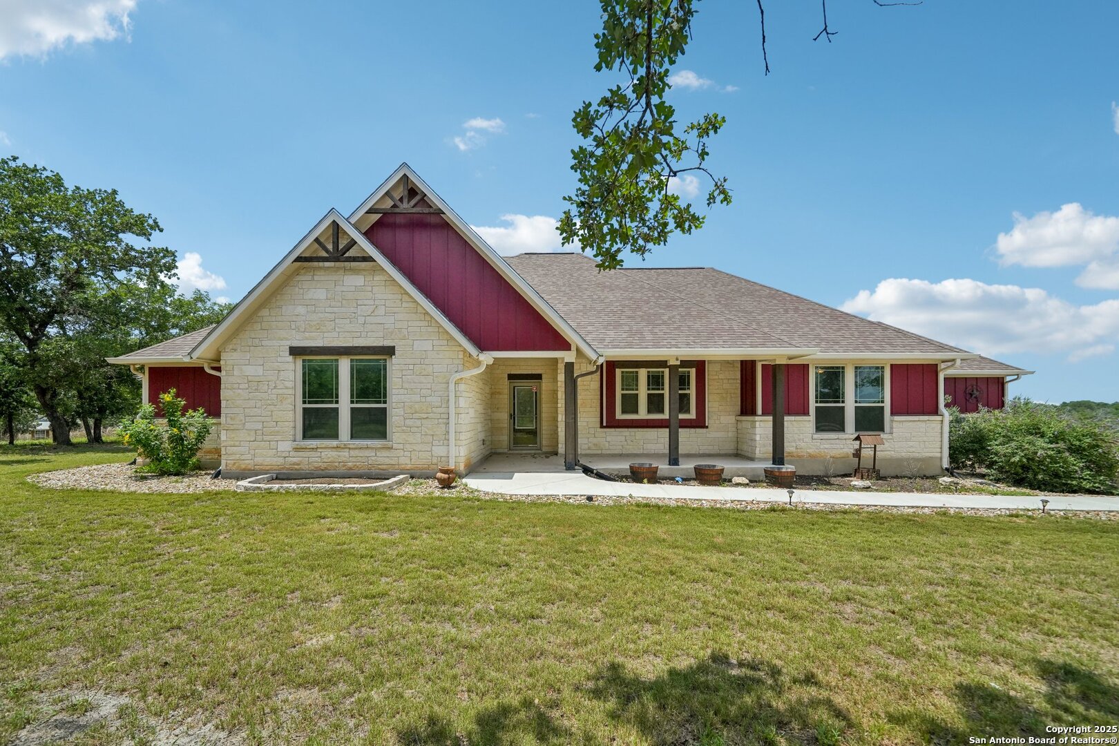 4049 Hickory Forrest