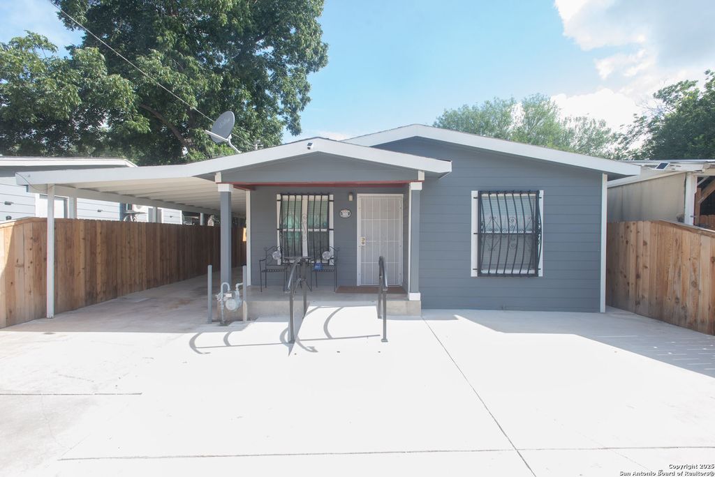 Photo of 611 Brunswick, San Antonio, TX 78214 (MLS # 1925016)