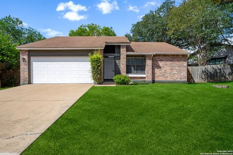 824 Garden Meadow Universal City TX 78148