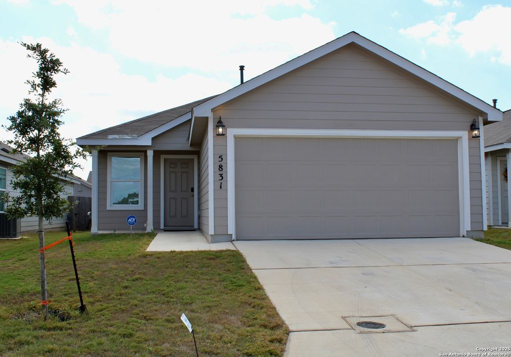 Photo of 5831 Coahulia, Seguin, TX 78155 (MLS # 1923093)