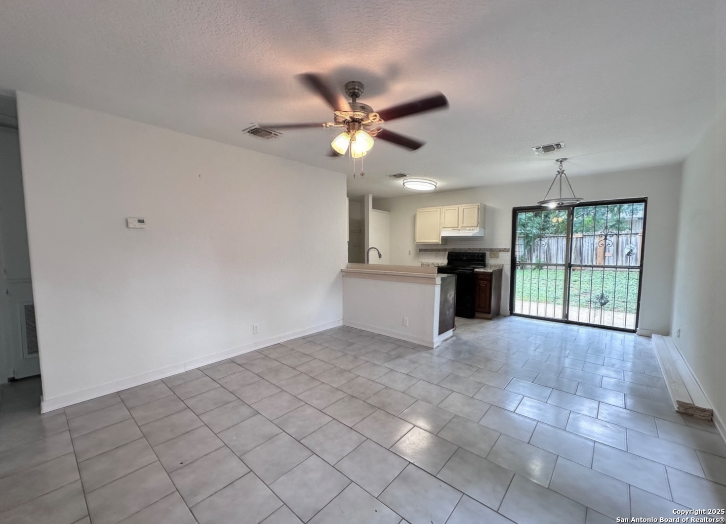6909 Belforest