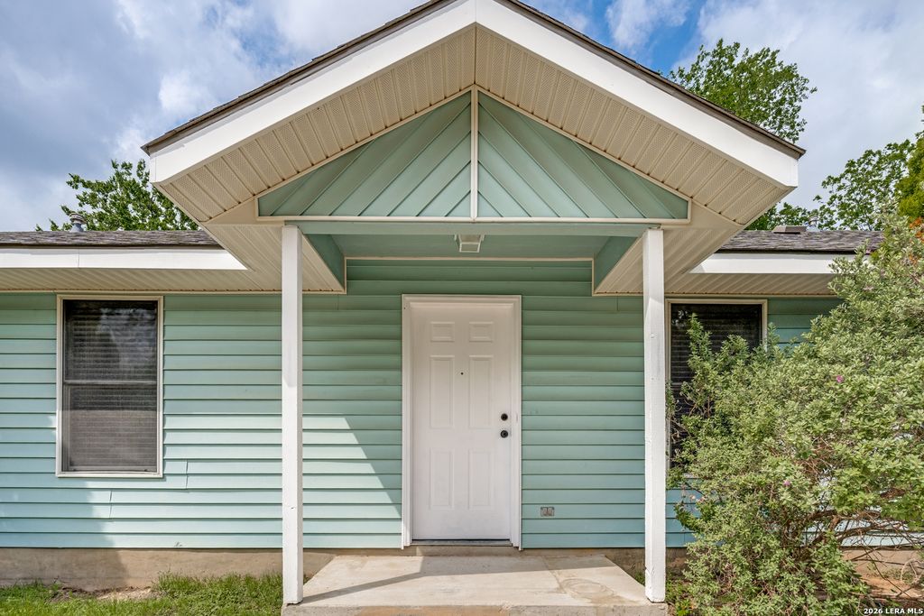 Photo of 2242 Eastman, New Braunfels, TX 78130 (MLS # 1958993)