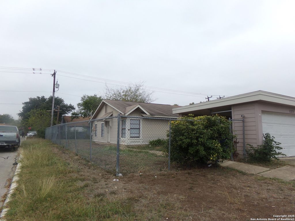 Photo of 1371 Bayou, San Antonio, TX 78245 (MLS # 1926244)