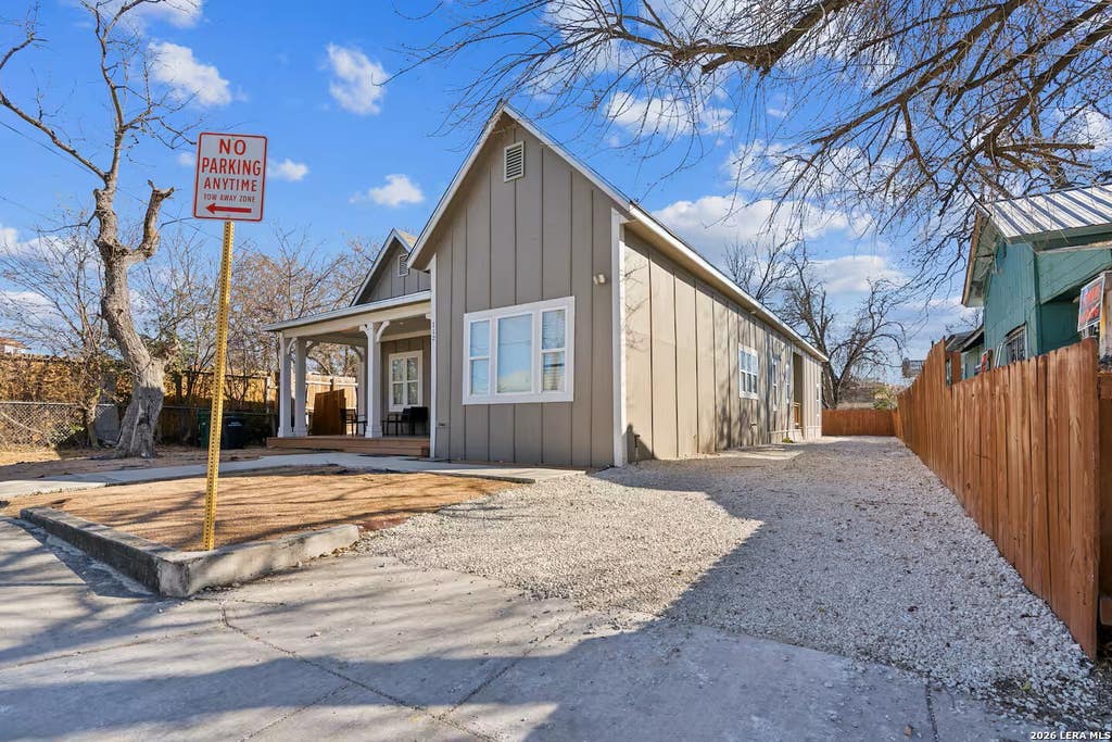 Photo of 112 Hill St, San Antonio, TX 78212 (MLS # 1973325)
