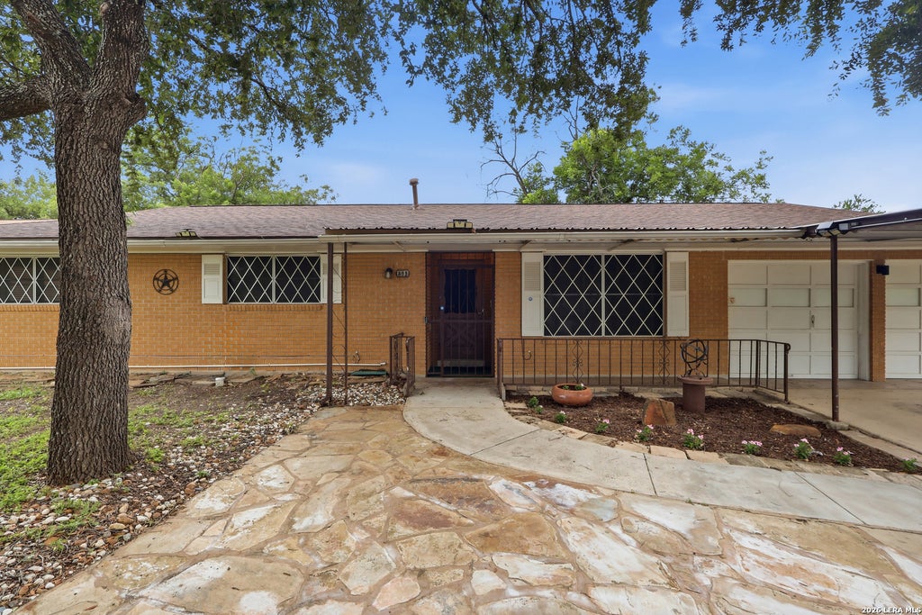 Photo of 206 BLOOMFIELD DR, San Antonio, TX 78228 (MLS # 1996095)