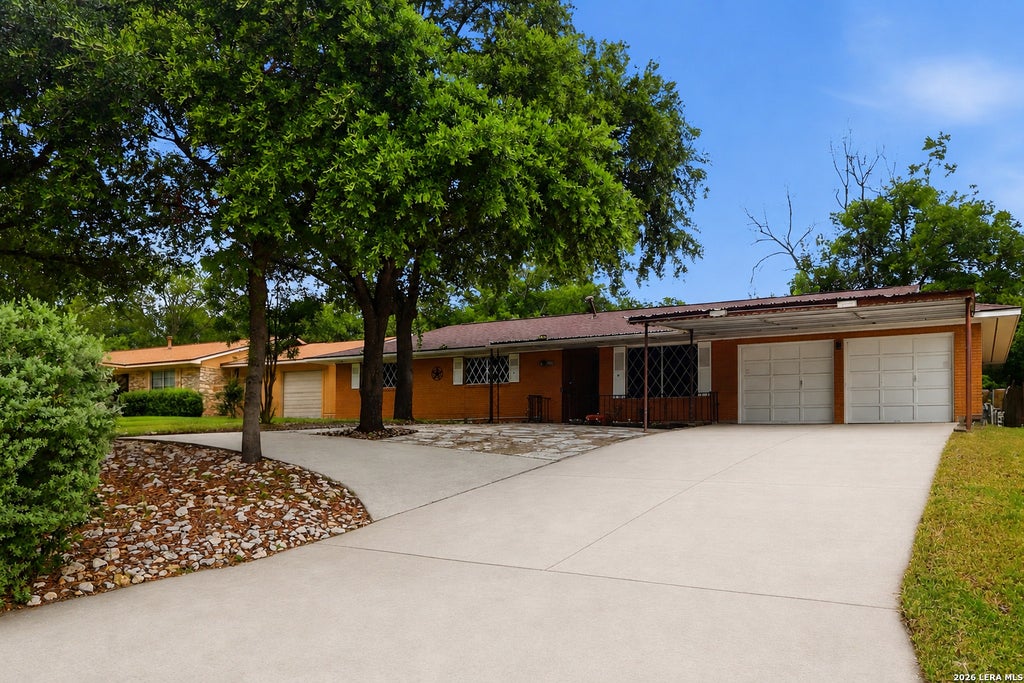 Photo of 206 BLOOMFIELD DR, San Antonio, TX 78228 (MLS # 1996095)