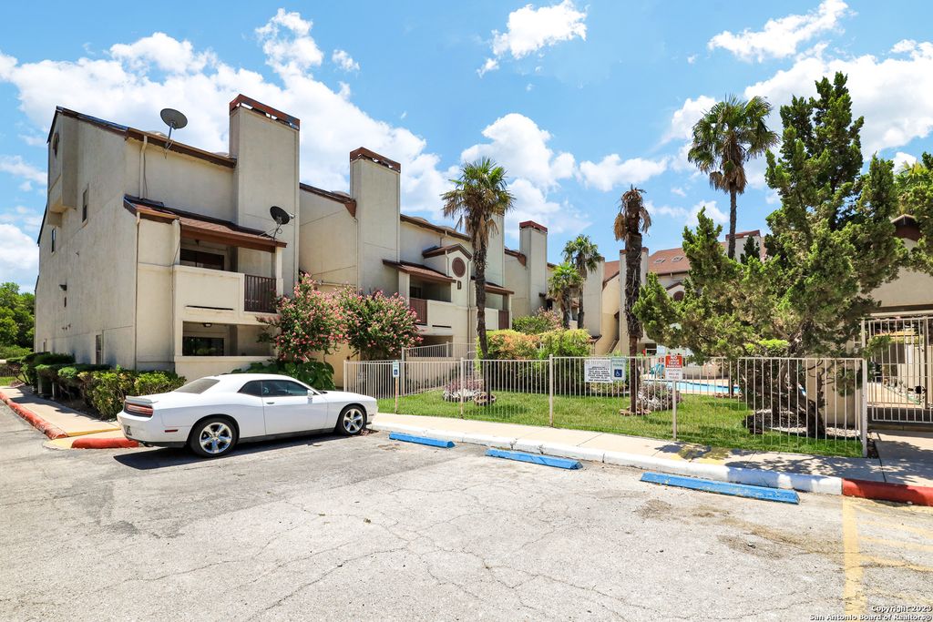 Photo of 5322 MEDICAL DR D201 #D201, San Antonio, TX 78240 (MLS # 1897752)