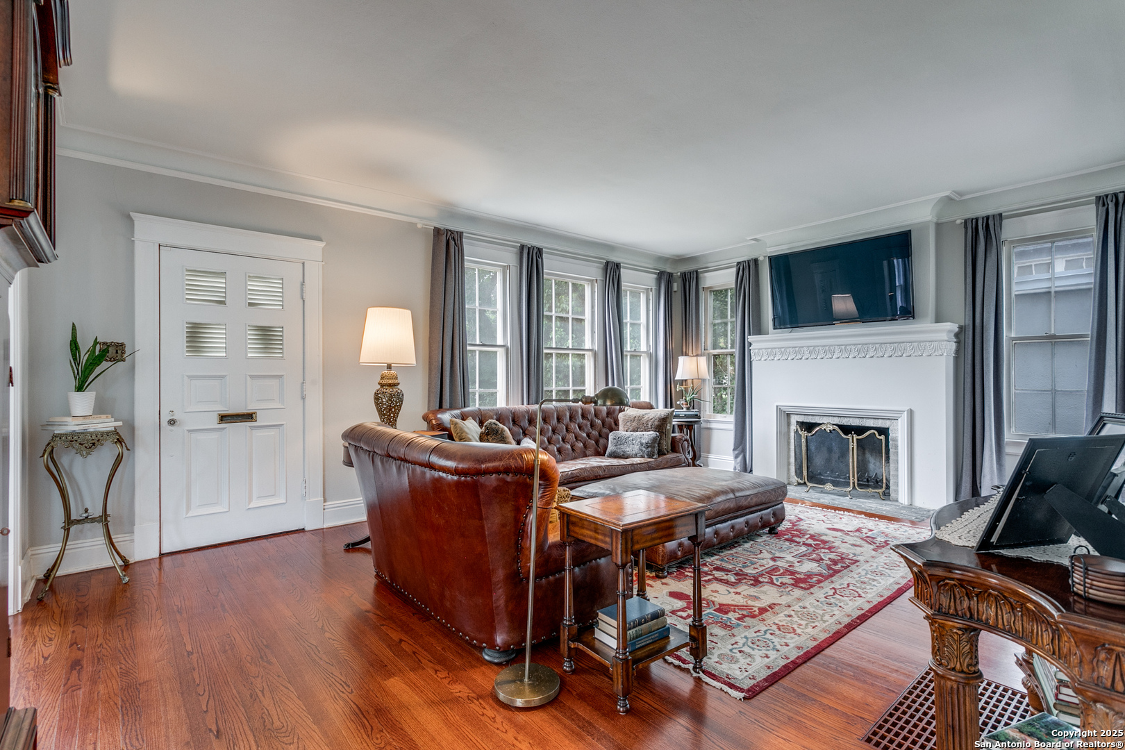 145 E Elsmere